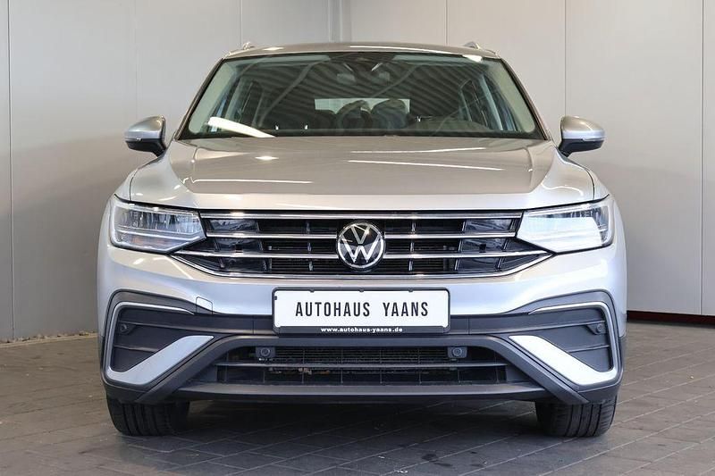 Gebraucht VW Tiguan Allspace Life 150 PS (110 kW) 2022 Silber SUV