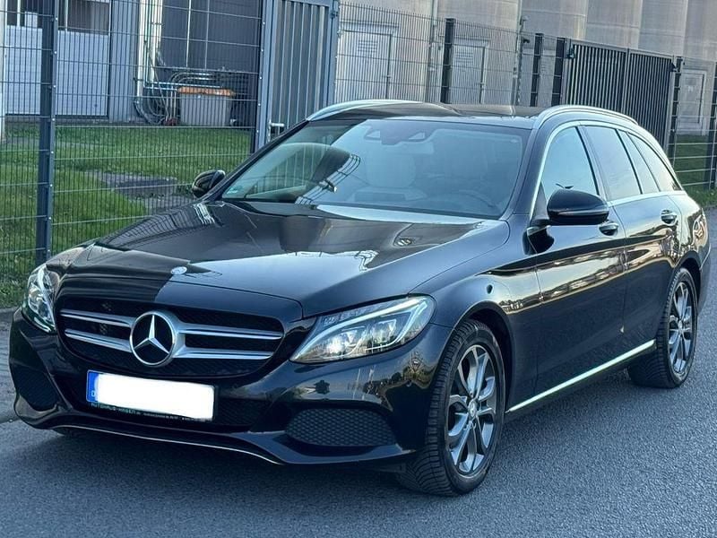 Gebraucht Mercedes C300 Avantgarde 245 PS (180 kW) 2015 Schwarz Kombi