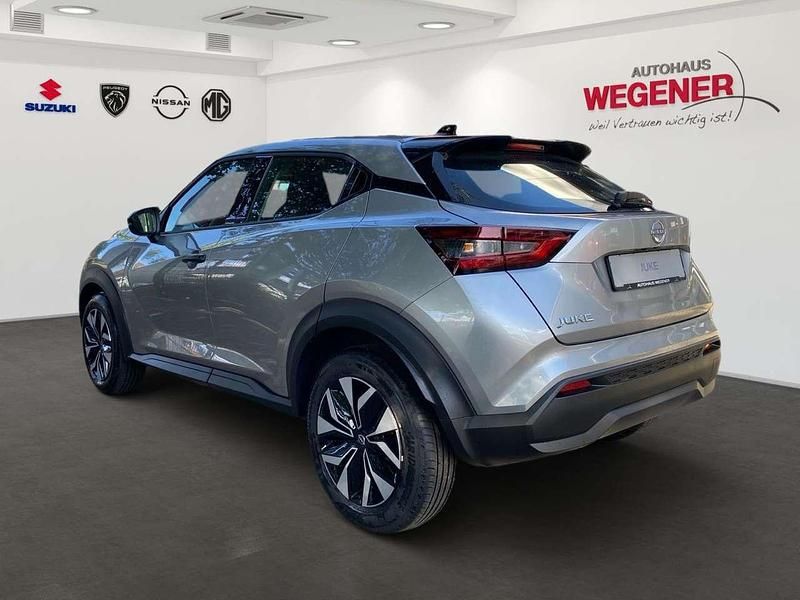 Neu Nissan Juke Acenta 114 PS (83 kW) 2025 Silver metallic SUV
