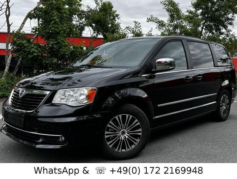 Schwarz Gebraucht 2015 Lancia Voyager S Van / Kleinbus | 15.400 € (Fairer Preis) - Bild 1/4