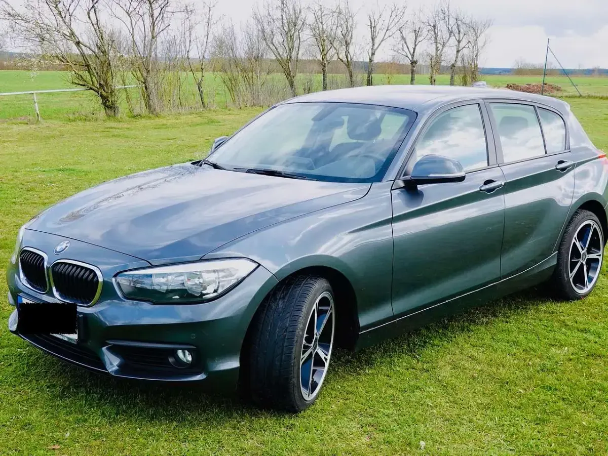 Używany BMW 118 150 KM (110 kW) 2019 Szary Hatchback