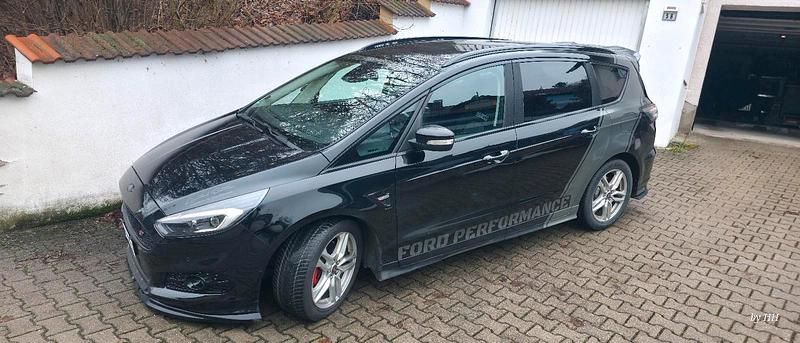 Schwarz Gebraucht 2018 Ford S-MAX ST-Line Van / Kleinbus | 10.800 € (Guter Preis) - Bild 1/4