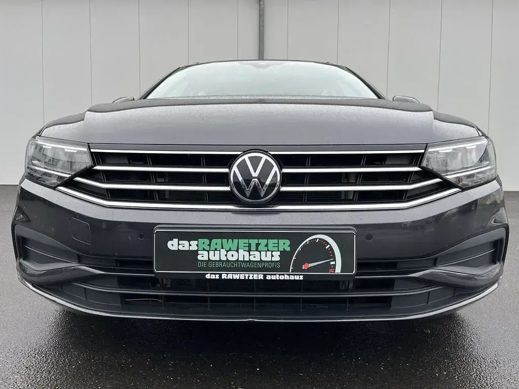 Używany VW Passat Conceptline 150 KM (110 kW) 2022 Szary Kombi