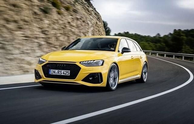 Gebraucht Audi RS4 Ambiente 470 PS (345 kW) 2024 Gelb Kombi