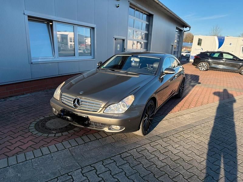Gebraucht Mercedes CLS320 265 PS (194 kW) 2007 Grau Coupé