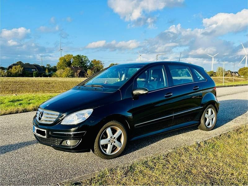 Schwarz Gebraucht 2006 Mercedes B170 Van / Kleinbus | 2.700 € - Bild 1/4