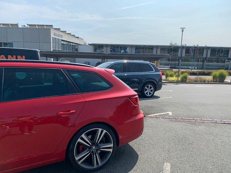 Gebraucht Cupra Leon 290 PS (213 kW) 2016 Rot Kombi