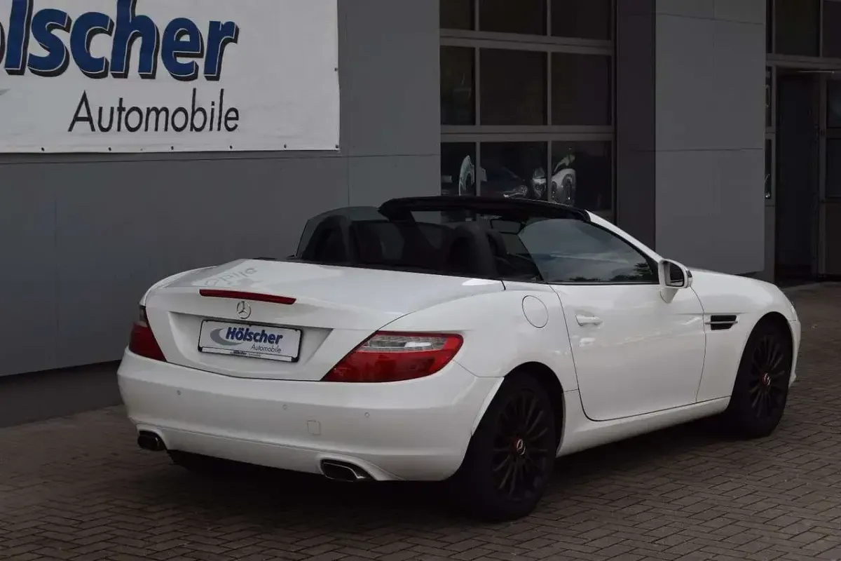 Gebraucht Mercedes SLK200 Edition 184 PS (135 kW) 2015 Weiß Cabrio
