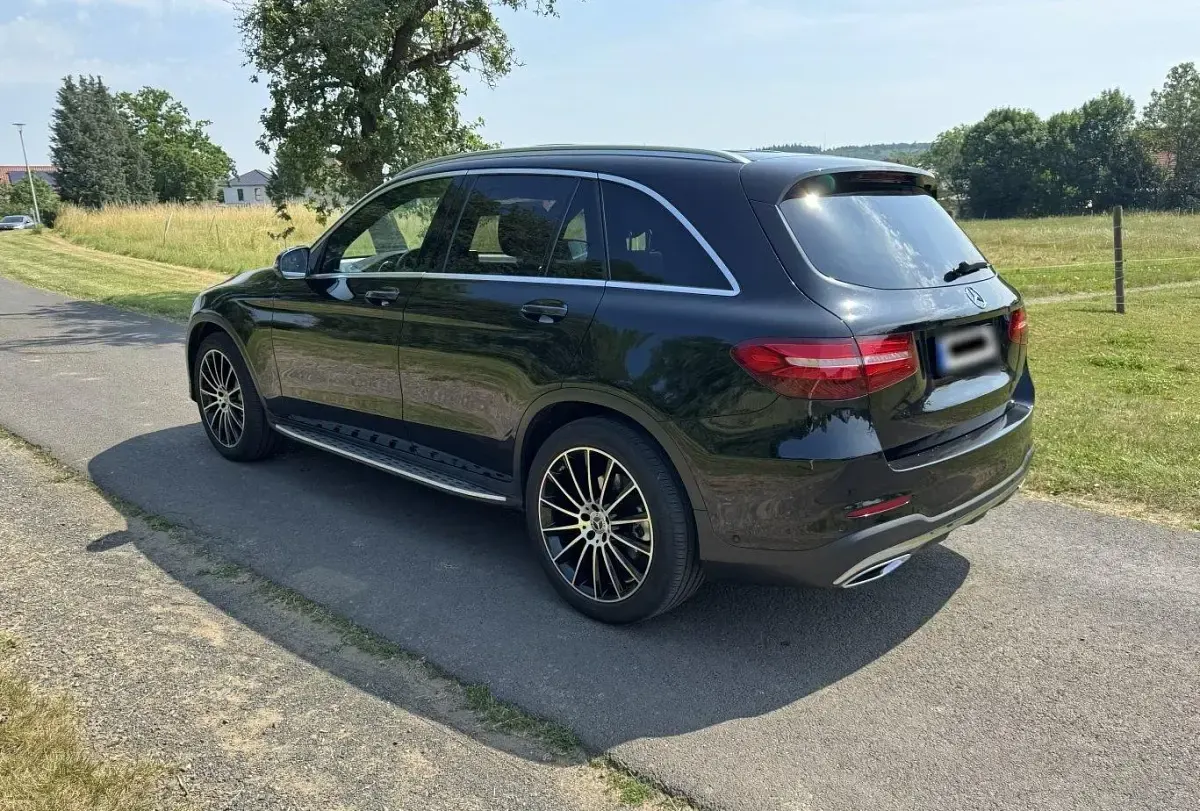 Gebraucht Mercedes GLC250 AMG line 204 PS (150 kW) 2019 Schwarz SUV