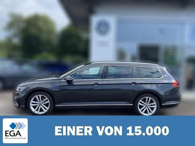 Grau metallic Gebraucht 2021 VW Passat GTE Kombi | 29.870 € (Teuer) - Bild 1/4