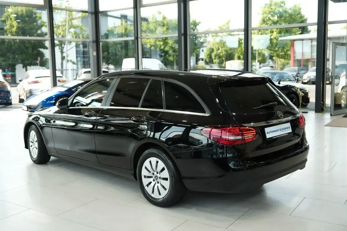 Gebraucht Mercedes C220 Advanced 194 PS (142 kW) 2018 Schwarz Kombi