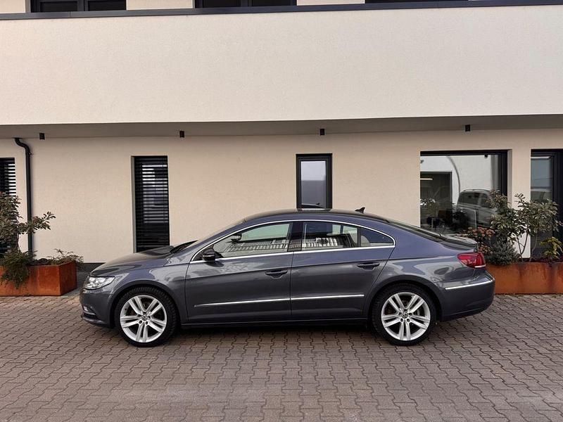 Gebraucht VW Passat Basis 140 PS (102 kW) 2012 Grau Limousine
