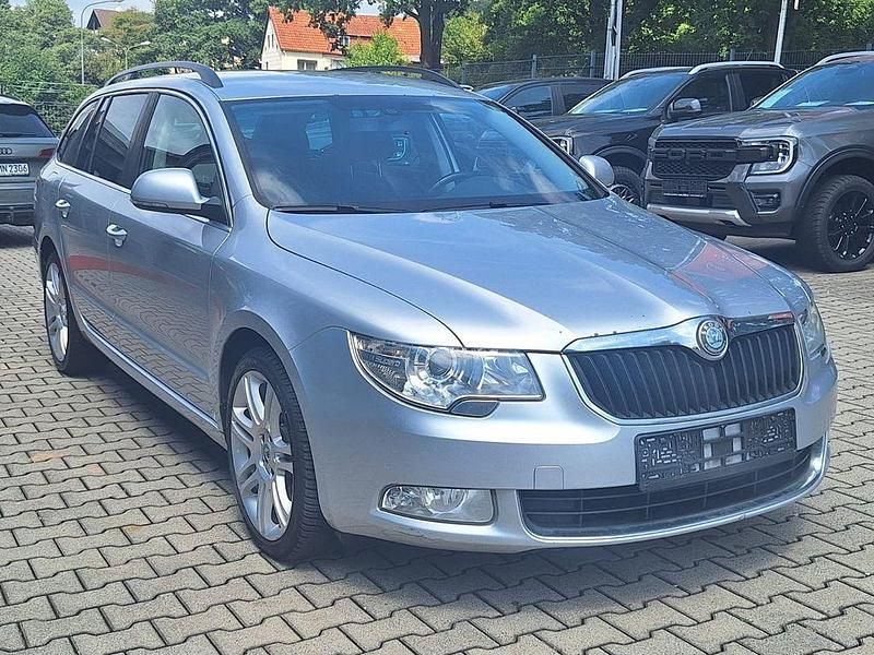 Gebraucht Skoda Superb Ambition 170 PS (125 kW) 2012 Silber Kombi