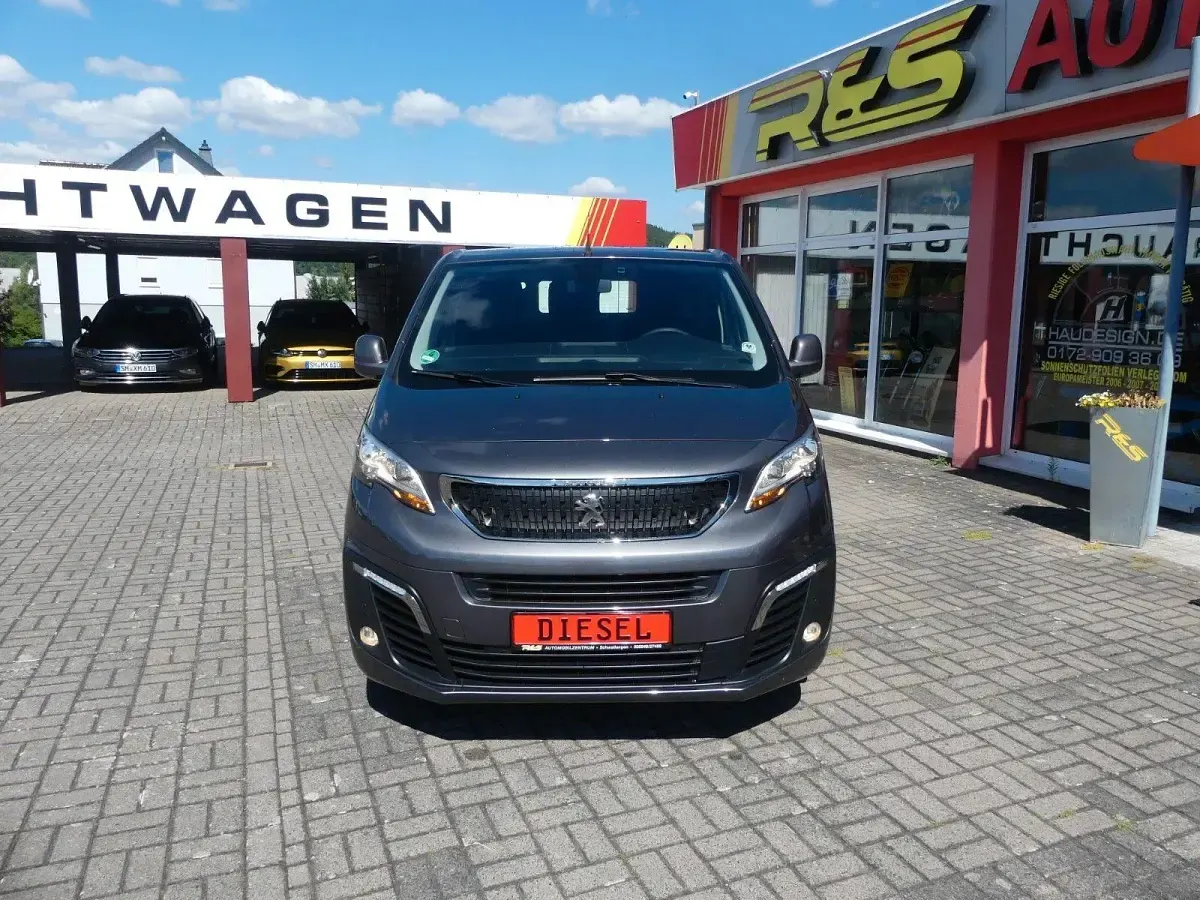 Gebraucht Peugeot Expert Premium 122 PS (89 kW) 2018 Grau Van