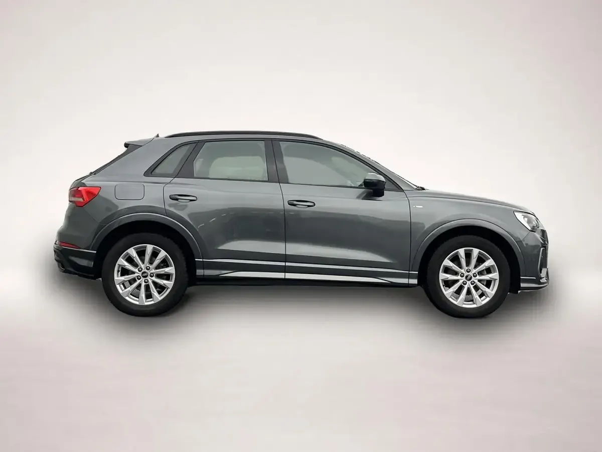 Gebraucht Audi Q3 S-Line 150 PS (110 kW) 2023 Manufacturer SUV