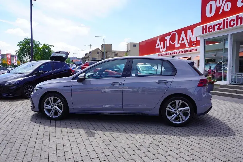 Gebraucht VW Golf VIII R-line 131 PS (96 kW) 2023 Mondsteingrau Limousine
