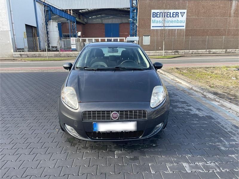 Grau Gebraucht 2006 Fiat Punto Limousine | 2.299 € (Fairer Preis) - Bild 1/4