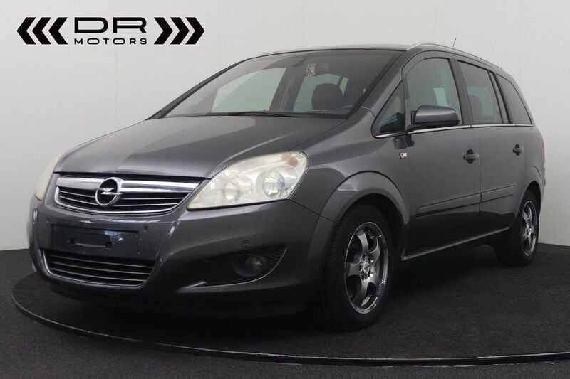 Grau Gebraucht 2009 Opel Zafira Enjoy Van / Kleinbus | 3.995 € (Etwas zu teuer) - Bild 1/4