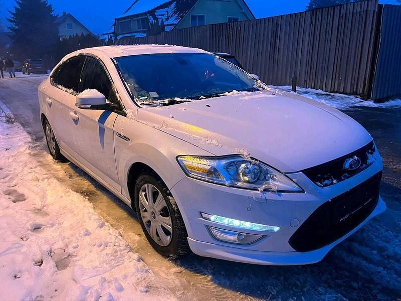 Weiß Gebraucht 2010 Ford Mondeo Limousine | 4.400 € (Guter Preis) - Bild 1/4