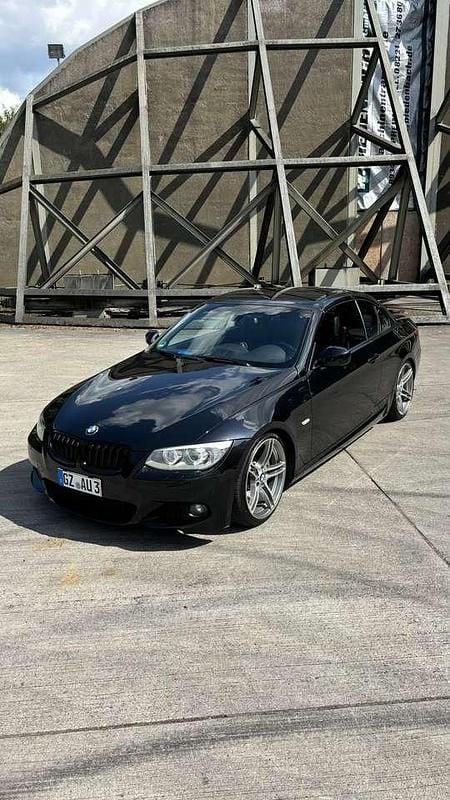 Schwarz Gebraucht 2011 BMW 325 Cabriolet M Sport Cabrio | 12.500 € (Fairer Preis) - Bild 1/4