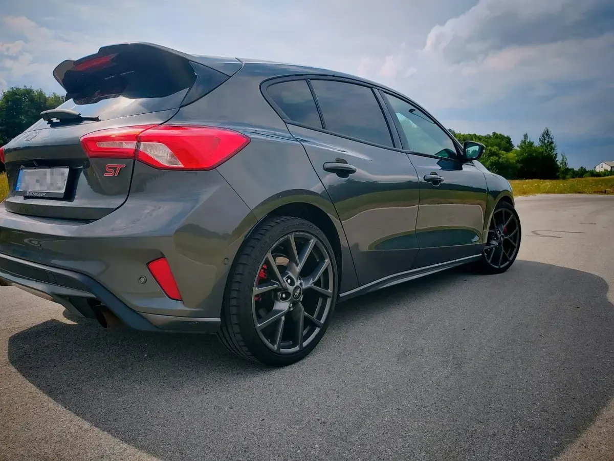 Gebraucht Ford Focus ST 280 PS (205 kW) 2019 Grau Limousine
