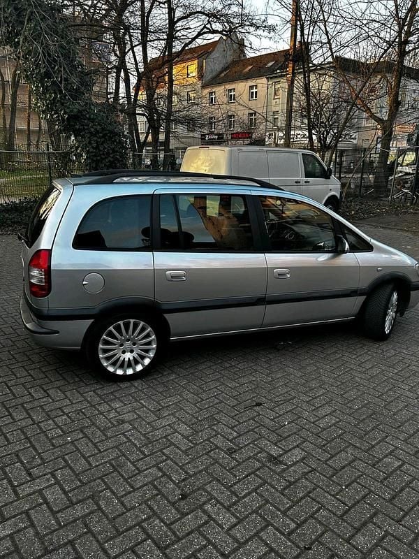 Silber Gebraucht 2003 Opel Zafira Van / Kleinbus | 1.700 € (Fairer Preis) - Bild 1/4