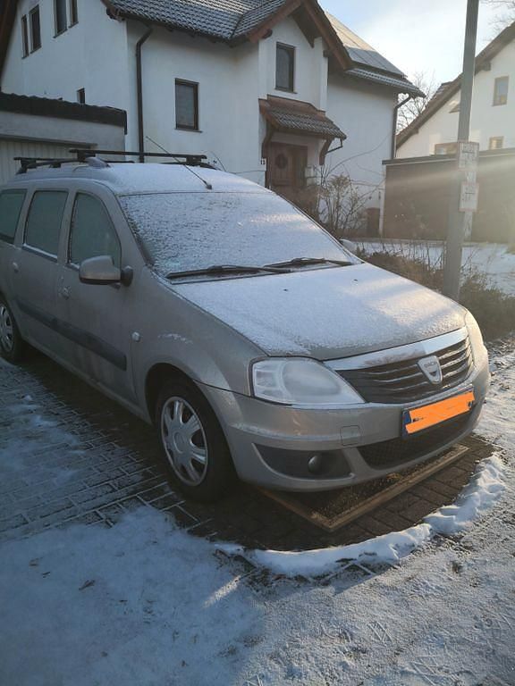 Gebraucht Dacia Logan MCV Lauréate 105 PS (77 kW) 2009 Beige Limousine