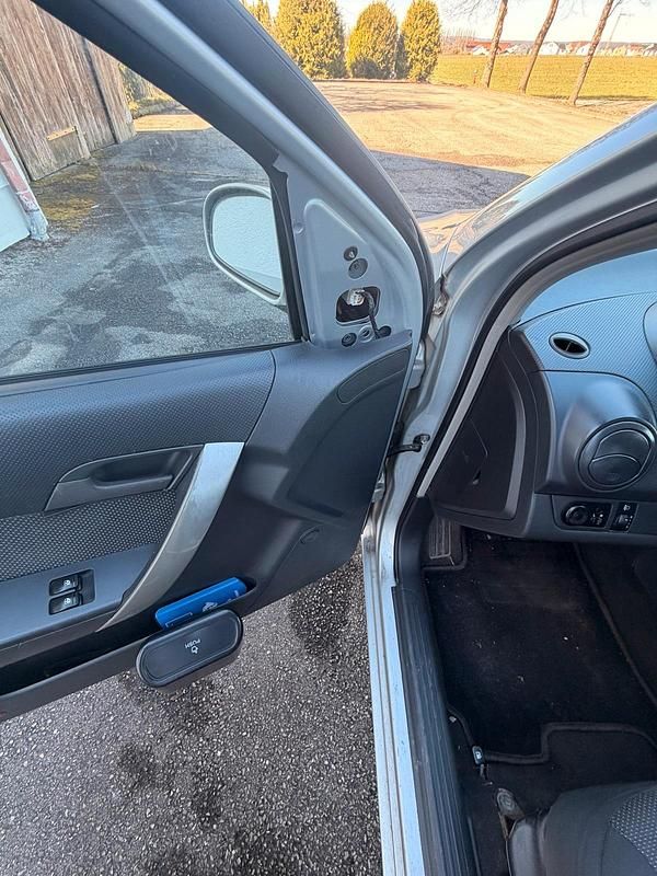 Gebraucht Chevrolet Aveo 101 PS (74 kW) 2009 Silber Kleinwagen