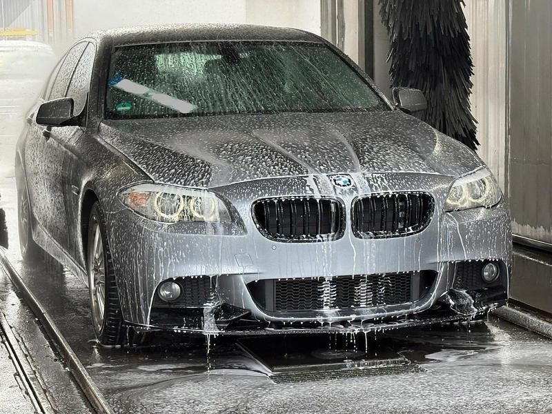 Gebraucht BMW 520 164 PS (120 kW) 2010 Grau Limousine