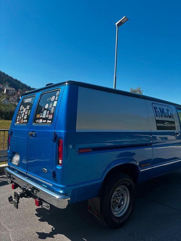 Usado Ford Econoline 1988 Azul Monovolume