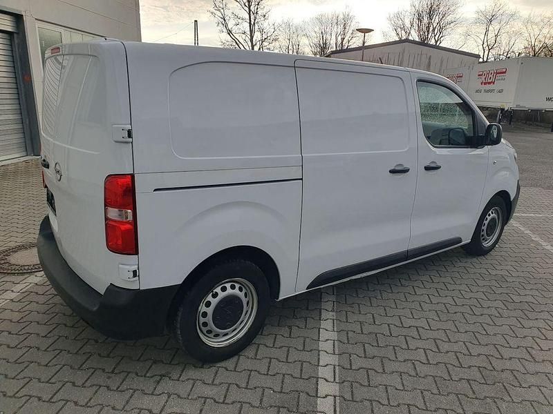Gebraucht Opel Vivaro 102 PS (75 kW) 2023 Weiß Van / Kleinbus