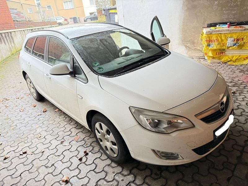 Gebraucht Opel Astra 110 PS (80 kW) 2012 Weiß Kombi