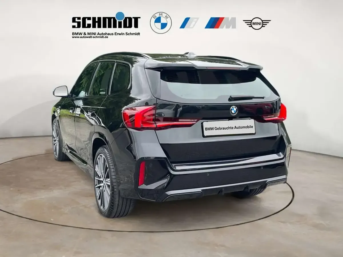 Gebraucht BMW X1 M Sport 163 PS (119 kW) 2023 Saphirschwarz metallic SUV
