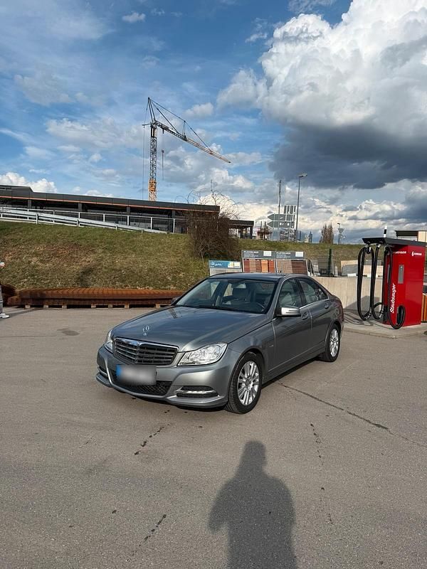 Gebraucht Mercedes C200 184 PS (135 kW) 2011 Silber Limousine