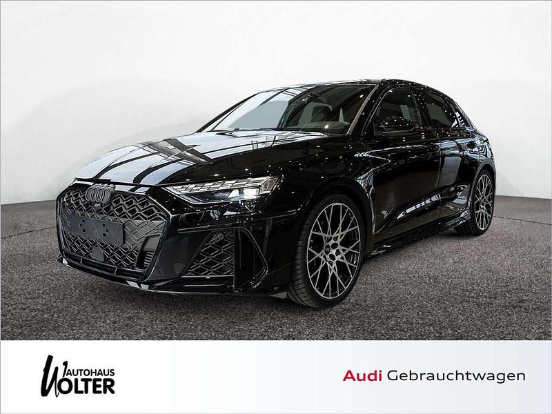 Mythosschwarz Gebraucht 2025 Audi RS3 Kleinwagen | 71.977 € (Etwas zu teuer) - Bild 1/4
