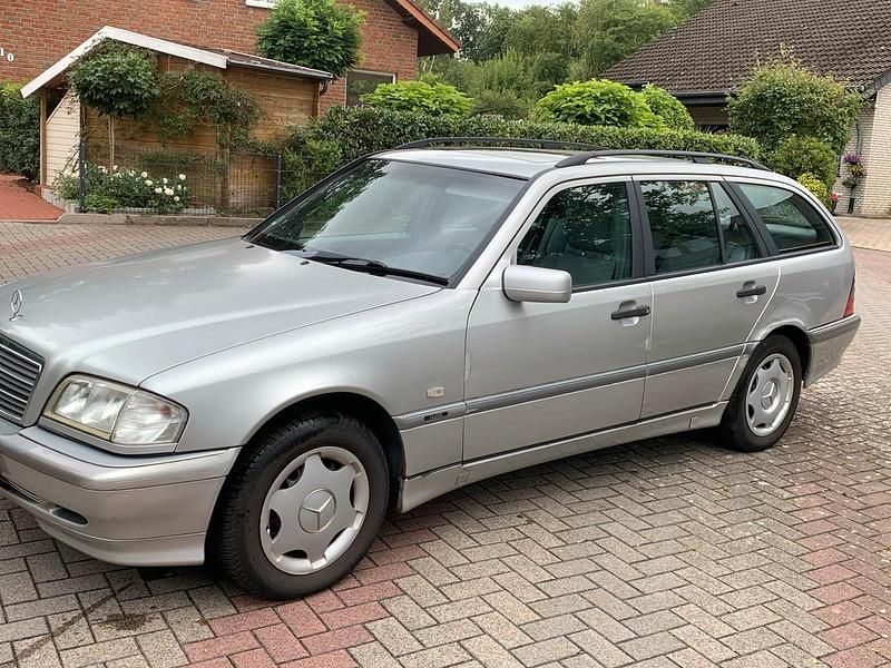 Silber Gebraucht 2000 Mercedes C180 Kombi | 1.600 € - Bild 1/4