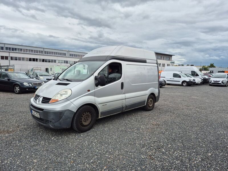 Silber Gebraucht 2007 Renault Trafic Van | 4.990 € - Bild 1/4
