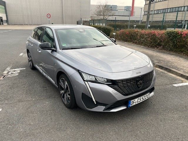Grau Gebraucht 2024 Peugeot 308 Allure Kombi | 34.034 € (Fairer Preis) - Bild 1/4