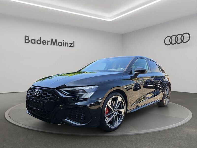 Mythosschwarz metallic Gebraucht 2021 Audi S3 Ambiente Limousine | 41.430 € (Teuer) - Bild 1/4