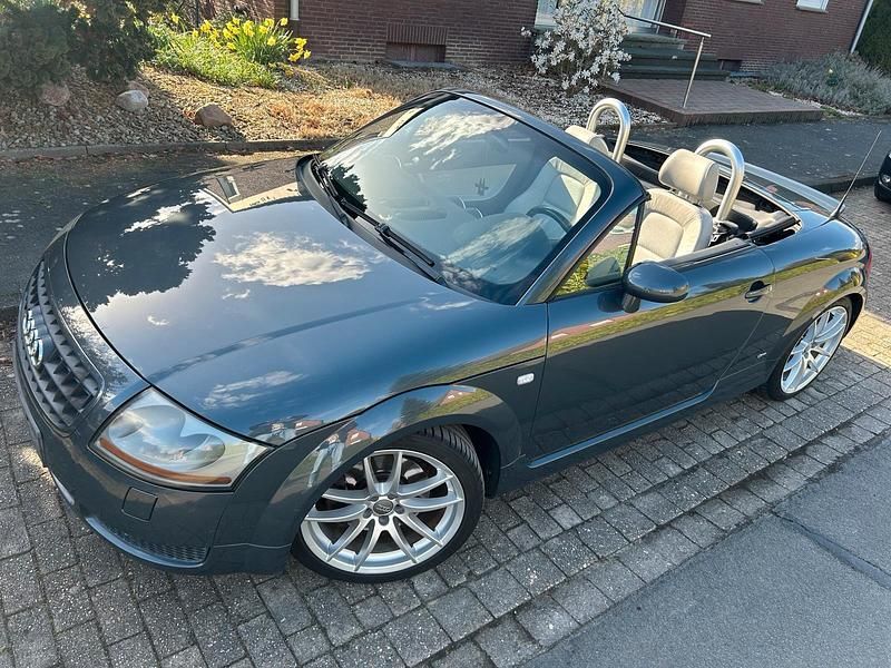 Gebraucht Audi TT Roadster Design 180 PS (132 kW) 2004 Grau Cabrio