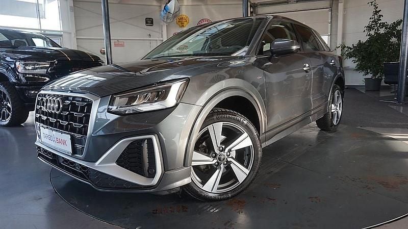 Gebraucht Audi Q2 S-Line 110 PS (80 kW) 2023 Grau SUV