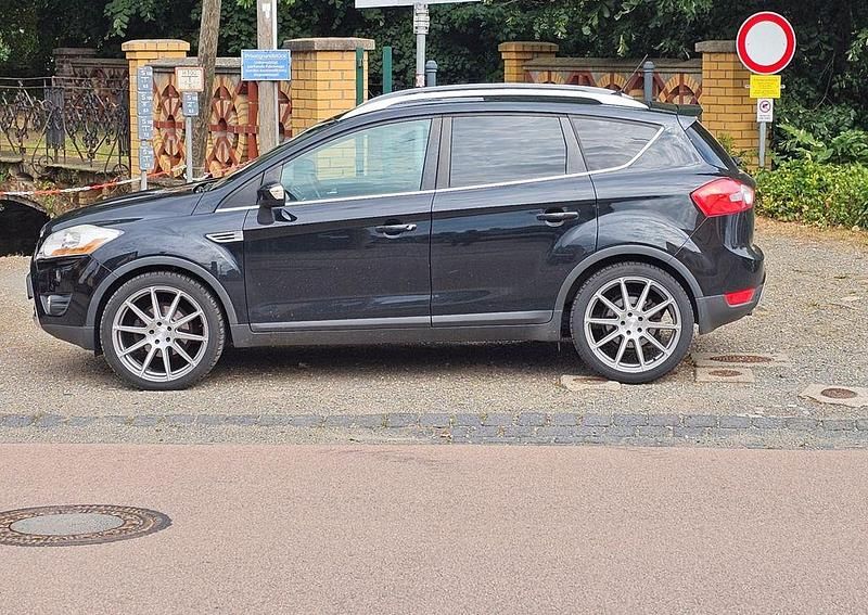 Gebraucht Ford Kuga Titanium 163 PS (119 kW) 2011 Schwarz SUV