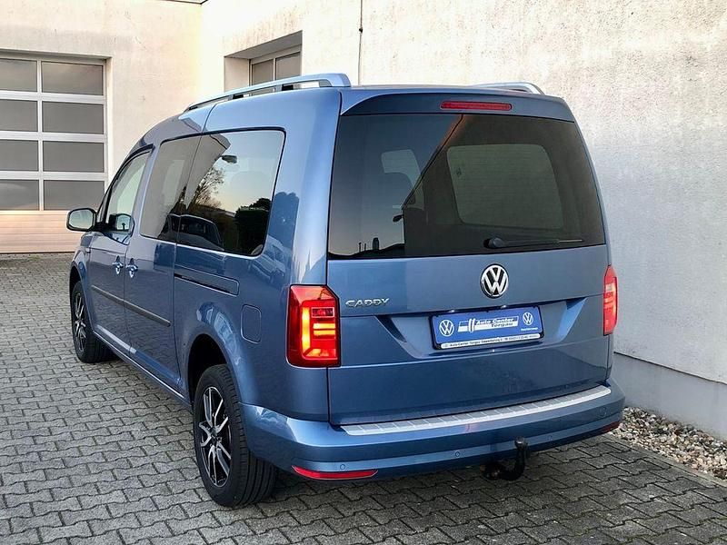 Second-hand VW Caddy Trendline 102 CP (75 kW) 2018 Albastru Monovolum