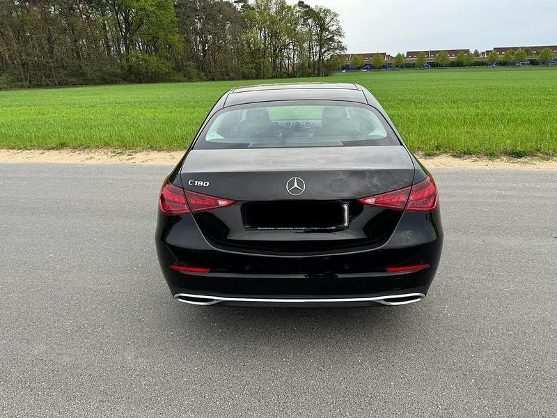 Gebraucht Mercedes C180 170 PS (125 kW) 2022 Schwarz Limousine