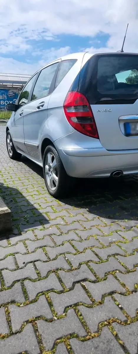 Gebraucht Mercedes A180 109 PS (80 kW) 2008 Silber Limousine