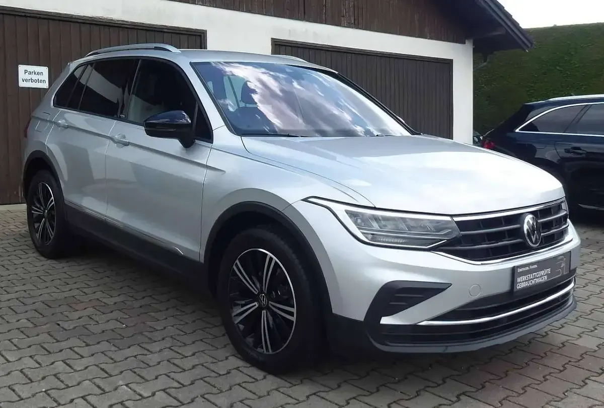 Gebraucht VW Tiguan Active 150 PS (110 kW) 2021 Silber SUV