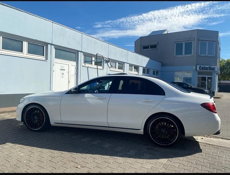 Weiß Gebraucht 2017 Mercedes E350 Avantgarde Limousine | 19.500 € (Superpreis) - Bild 1/4