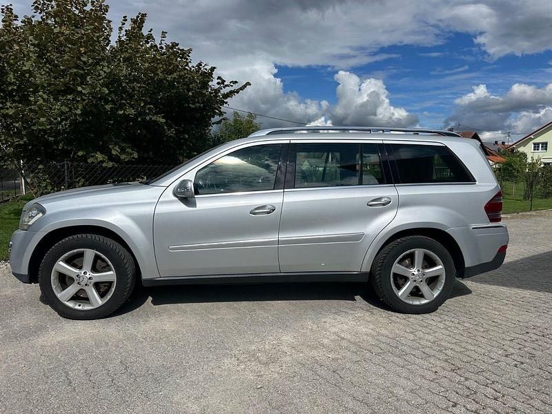 Silber Gebraucht 2007 Mercedes GL500 SUV | 13.700 € - Bild 1/4