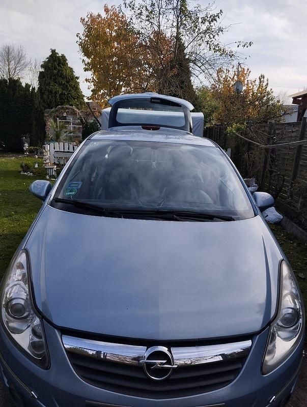 Grau Gebraucht 2009 Opel Corsa S Kleinwagen | 1.800 € (Fairer Preis) - Bild 1/4