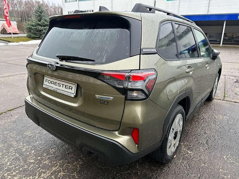 Neu Subaru Forester Active 136 PS (100 kW) 2025 Autumn green SUV